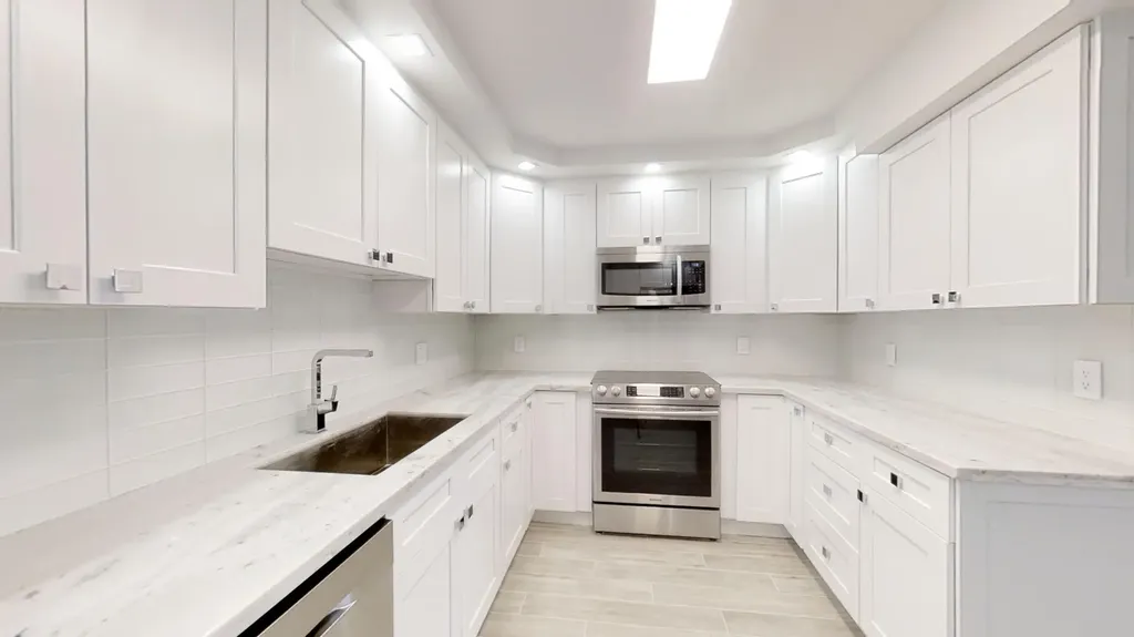 3980 Oaks Clubhouse Drive Pompano Beach FL 33069