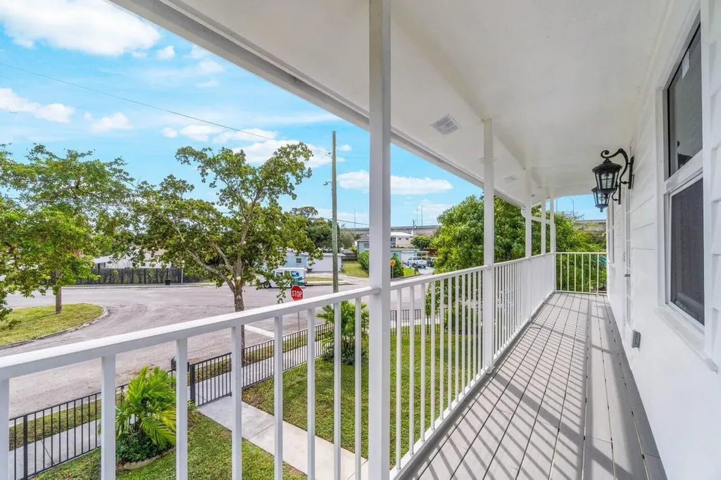 2233 Dock Street West Palm Beach FL 33401
