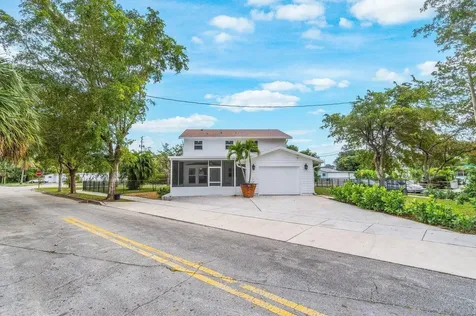 2233 Dock Street West Palm Beach FL 33401