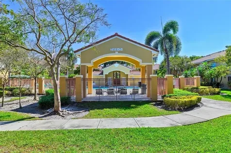 621 NW 78th Terrace Pembroke Pines FL 33024