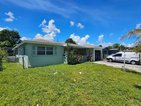 3561 NW 33rd Avenue Lauderdale Lakes FL 33309