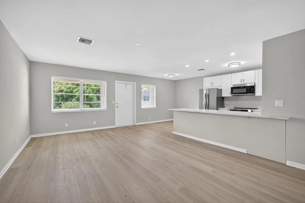 42 Easthampton B West Palm Beach FL 33417