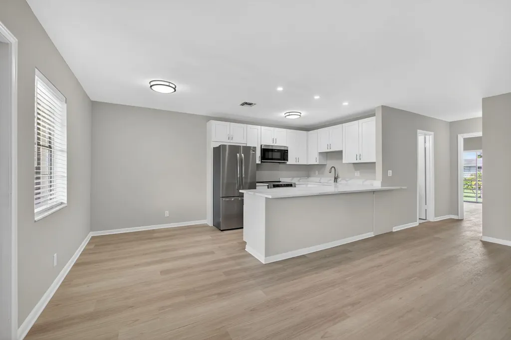 42 Easthampton B West Palm Beach FL 33417
