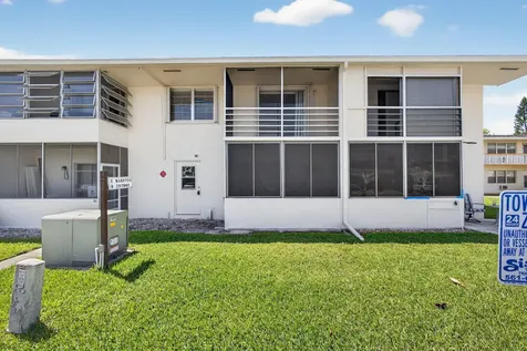 42 Easthampton B West Palm Beach FL 33417