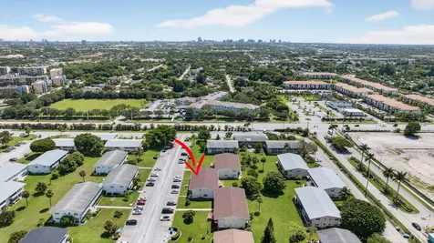 42 Easthampton B West Palm Beach FL 33417