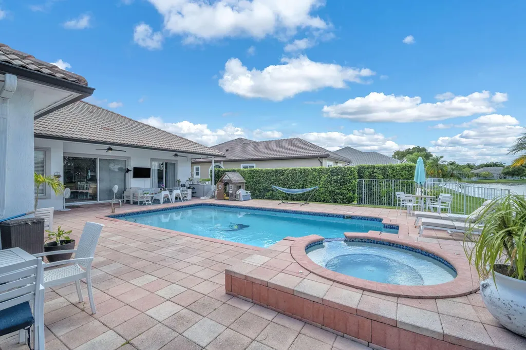 16423 Segovia Circle S Fort Lauderdale FL 33331