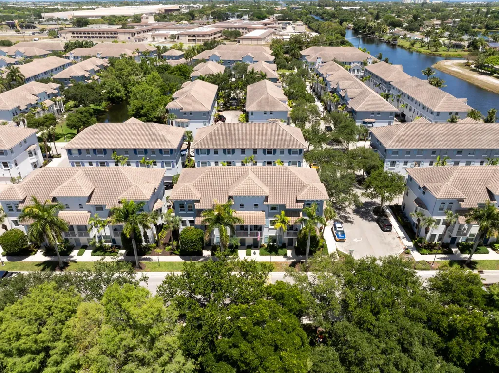 1365 Vía De Pepi Boynton Beach FL 33426