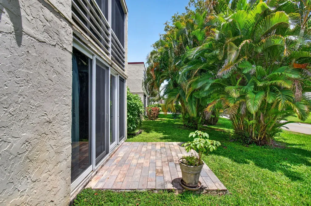 18 Willowbrook Lane Delray Beach FL 33446