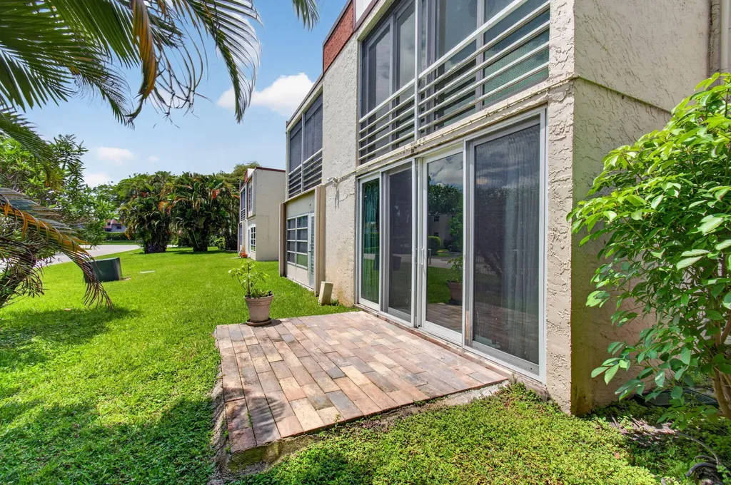 18 Willowbrook Lane Delray Beach FL 33446
