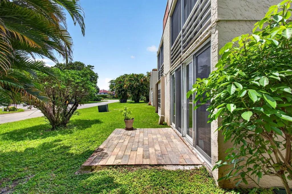 18 Willowbrook Lane Delray Beach FL 33446