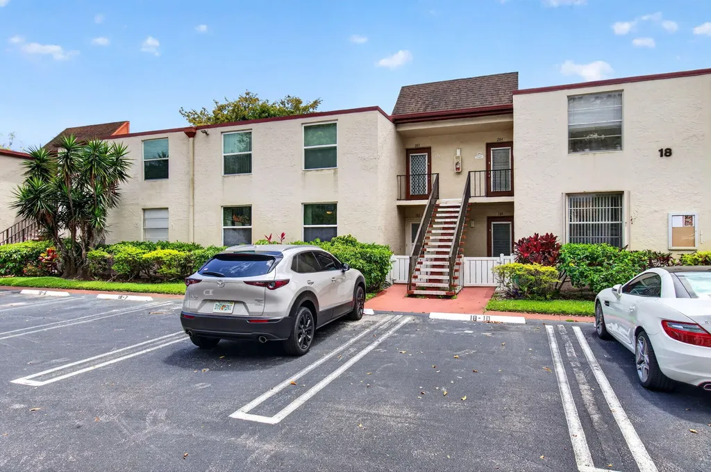 18 Willowbrook Lane Delray Beach FL 33446