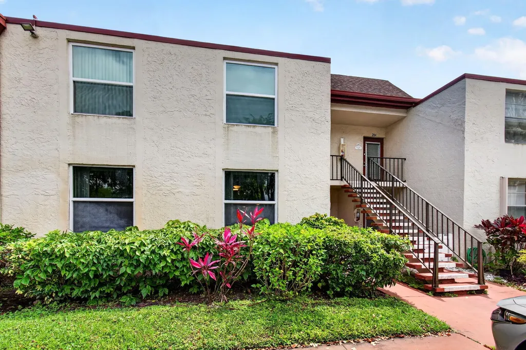 18 Willowbrook Lane Delray Beach FL 33446