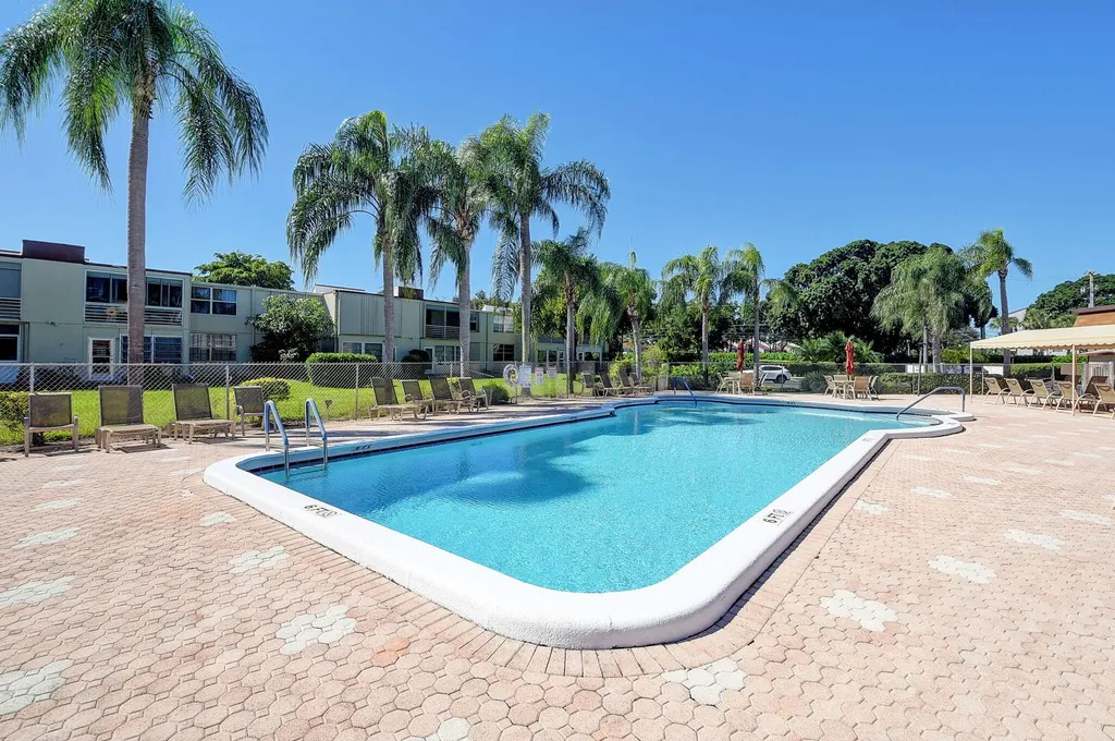 18 Willowbrook Lane Delray Beach FL 33446