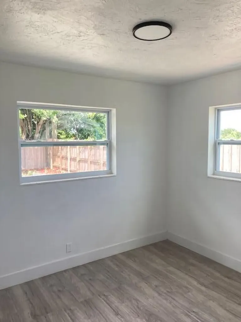 341 SW 15th Street Deerfield Beach FL 33441