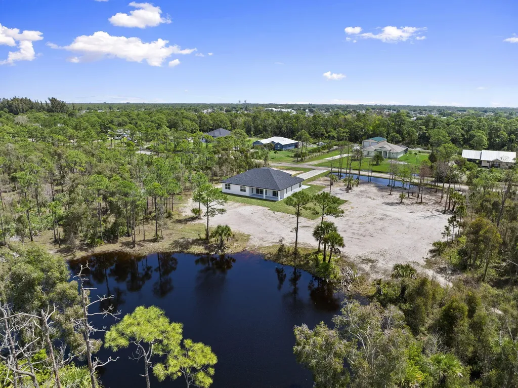 2565 Dyer Road Port St Lucie FL 34952