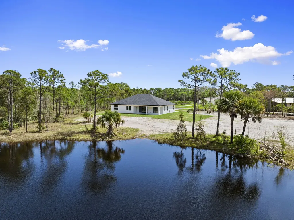 2565 Dyer Road Port St Lucie FL 34952