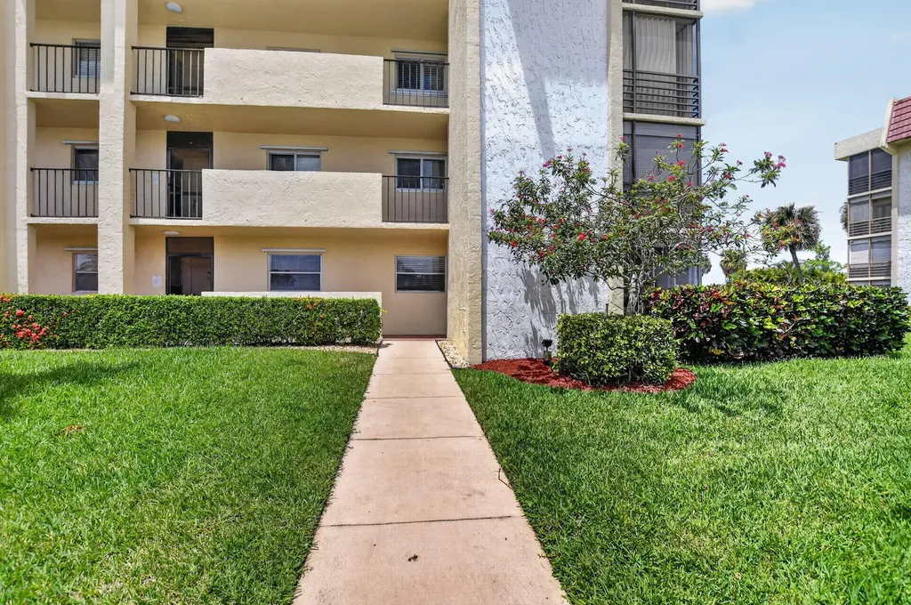 23277 Barwood Lane N Boca Raton FL 33428