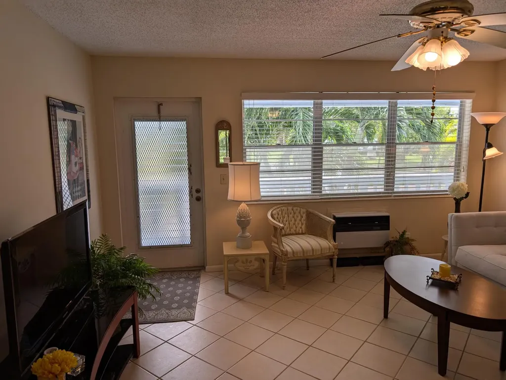 436 Markham T Deerfield Beach FL 33442