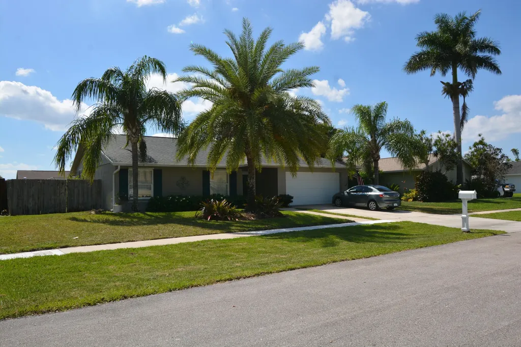 1379 Pinetta Circle Wellington FL 33414