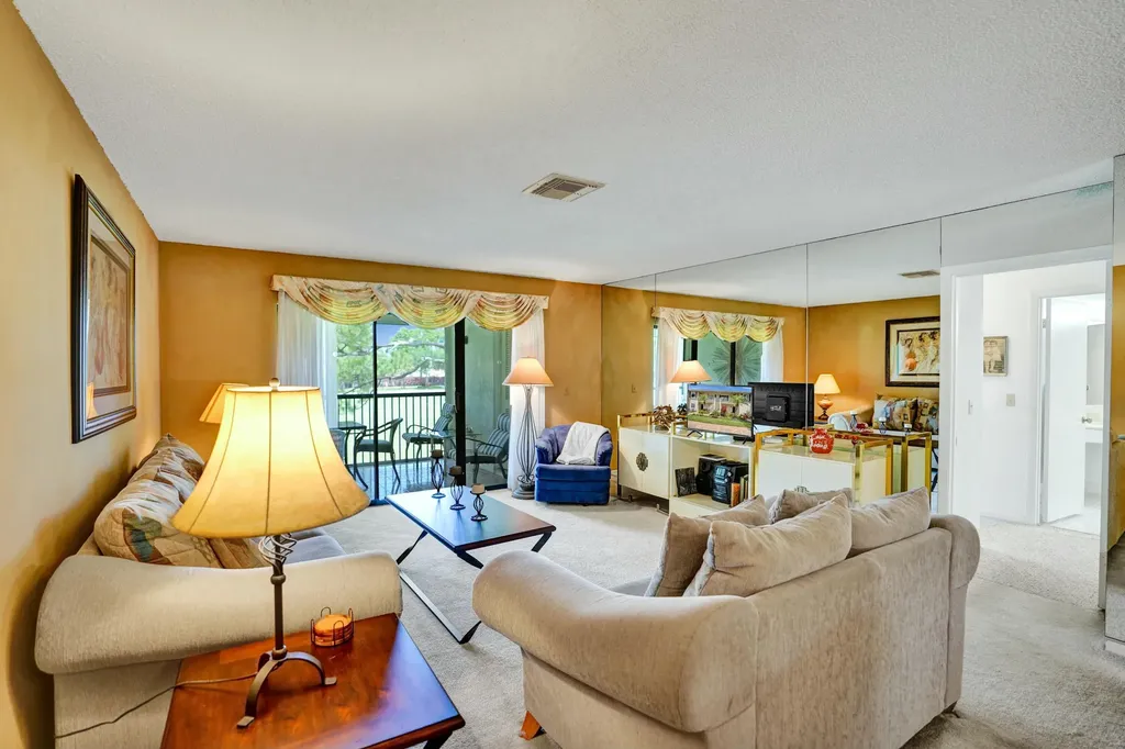 19 Stratford Drive E Boynton Beach FL 33436