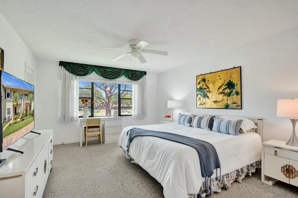 19 Stratford Drive E Boynton Beach FL 33436