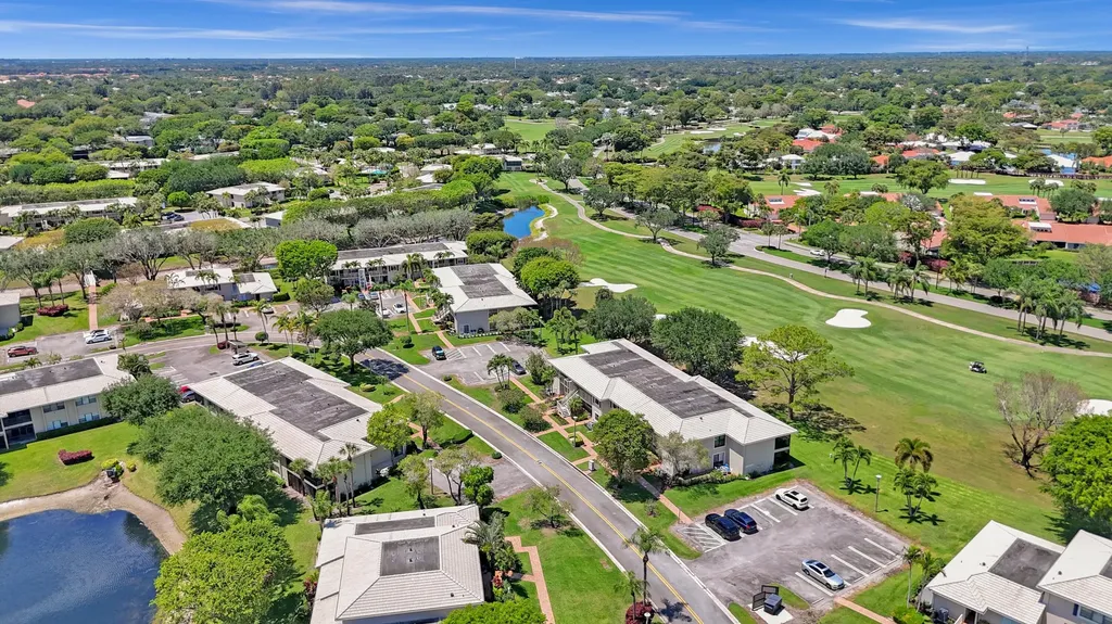 19 Stratford Drive E Boynton Beach FL 33436