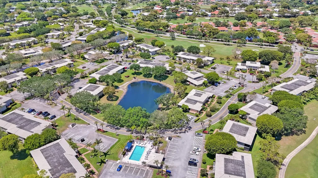 19 Stratford Drive E Boynton Beach FL 33436