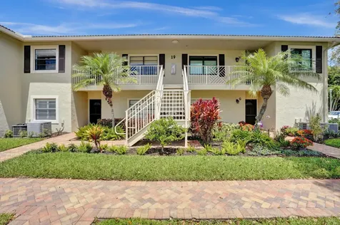 19 Stratford Drive E Boynton Beach FL 33436