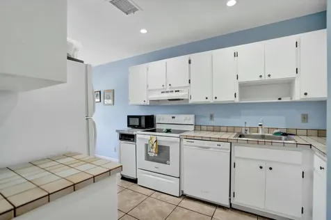 19 Stratford Drive E Boynton Beach FL 33436