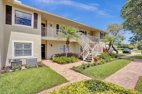 19 Stratford Drive E Boynton Beach FL 33436