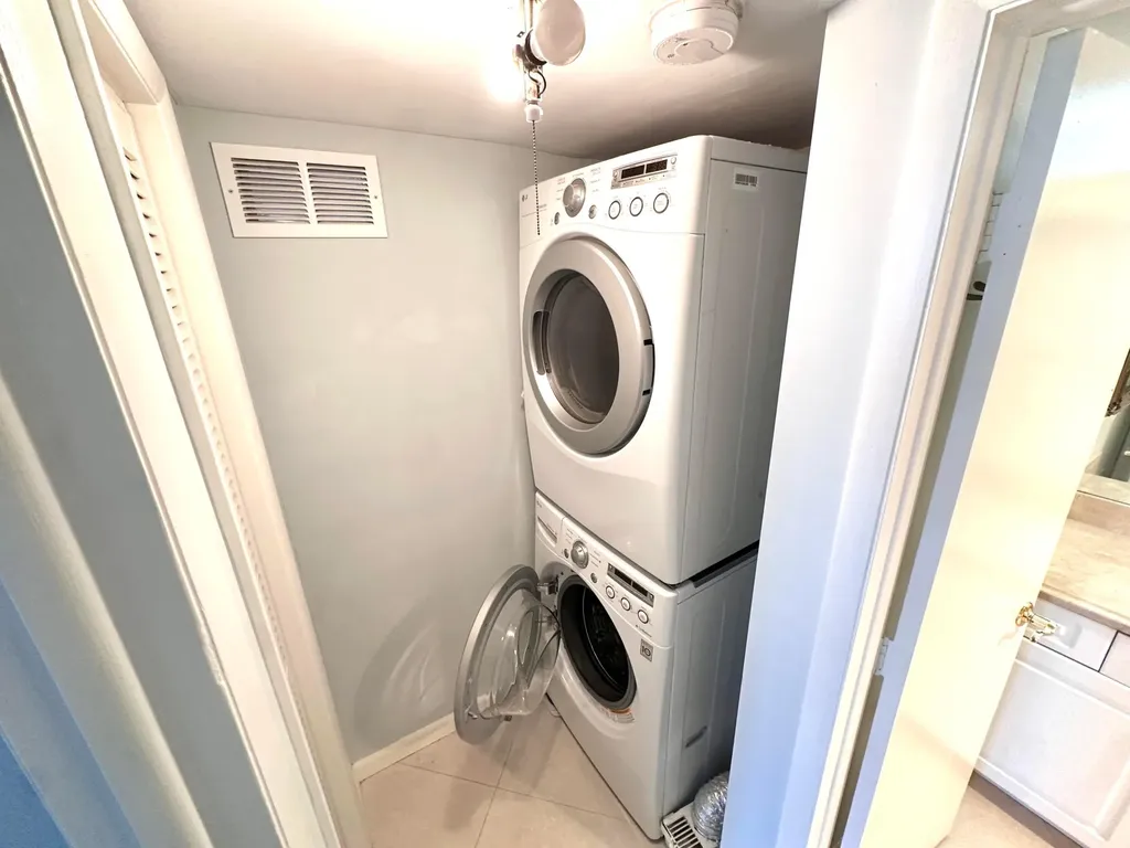 1 Las Olas Circle Fort Lauderdale FL 33316