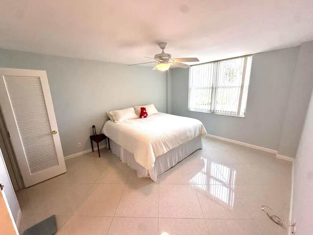 1 Las Olas Circle Fort Lauderdale FL 33316