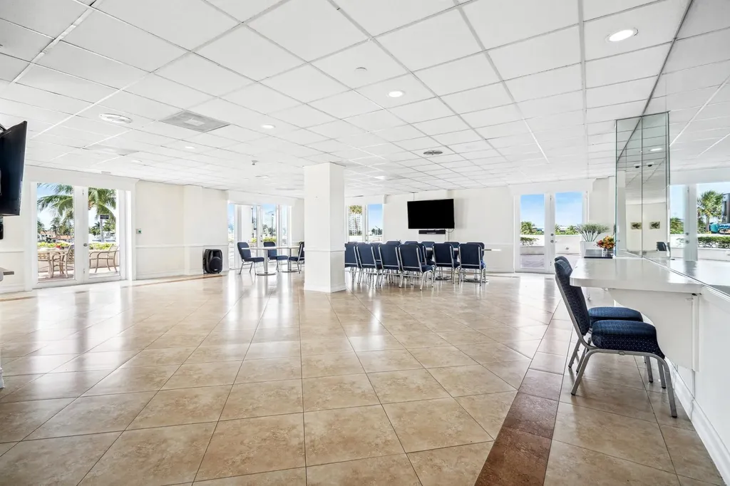 1 Las Olas Circle Fort Lauderdale FL 33316