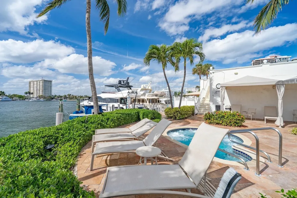 1 Las Olas Circle Fort Lauderdale FL 33316
