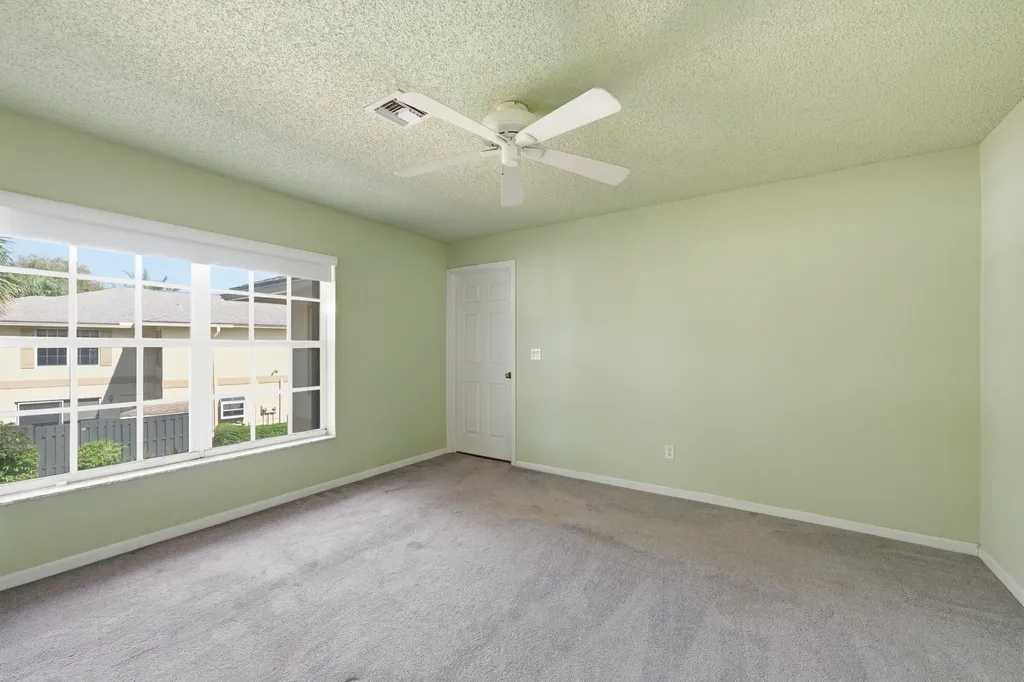 2924 SW 22nd Circle Delray Beach FL 33445