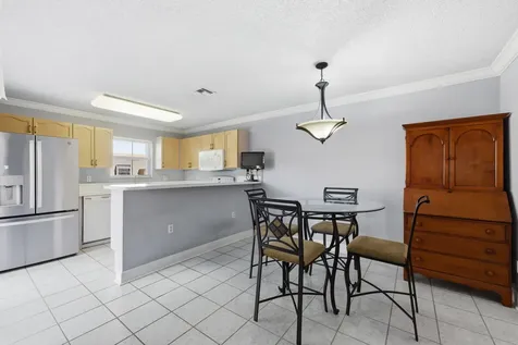 2924 SW 22nd Circle Delray Beach FL 33445