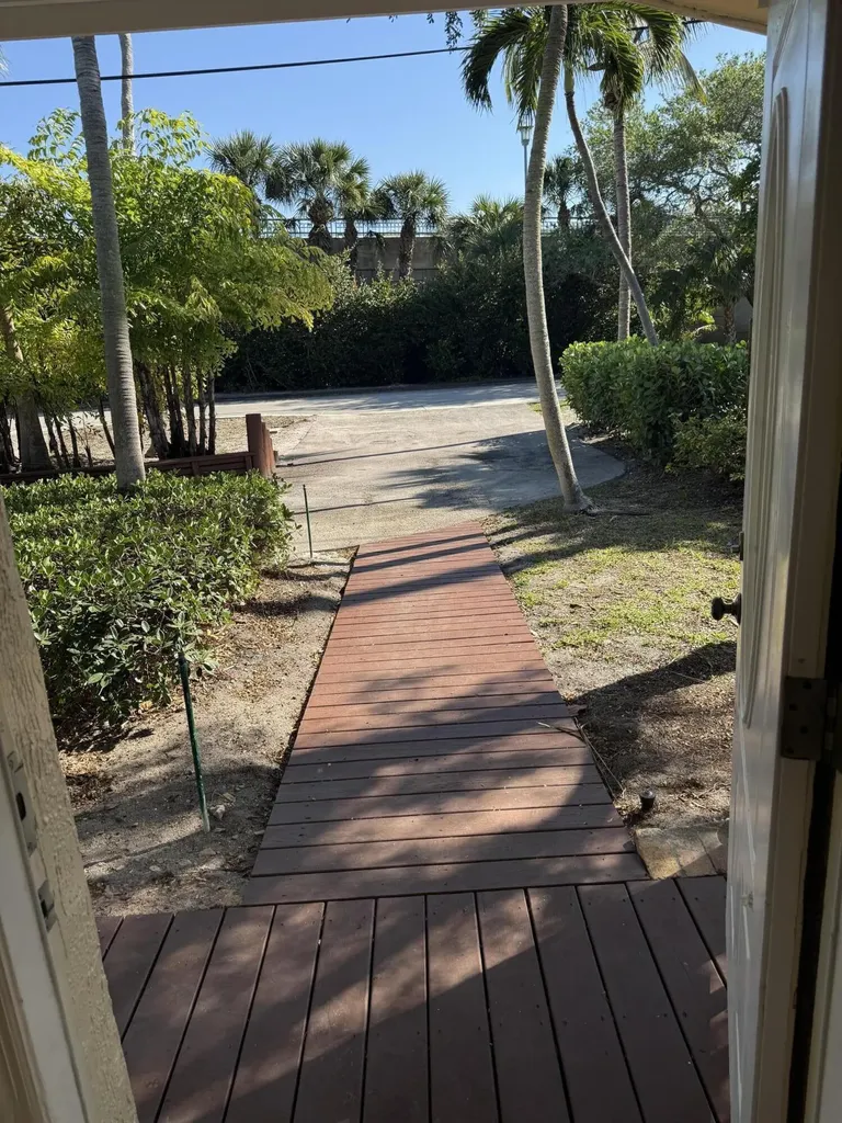 2565 Old Donald Ross Road Palm Beach Gardens FL 33410