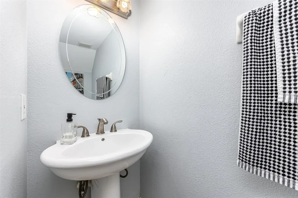 3860 NW 122nd Terrace Sunrise FL 33323