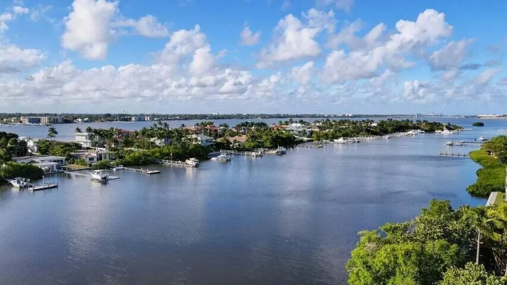3589 S Ocean Boulevard South Palm Beach FL 33480