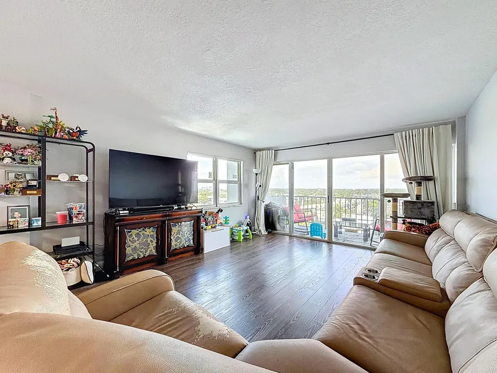 801 S Federal Highway Pompano Beach FL 33062
