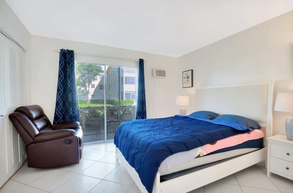 176 Dorset E Boca Raton FL 33434