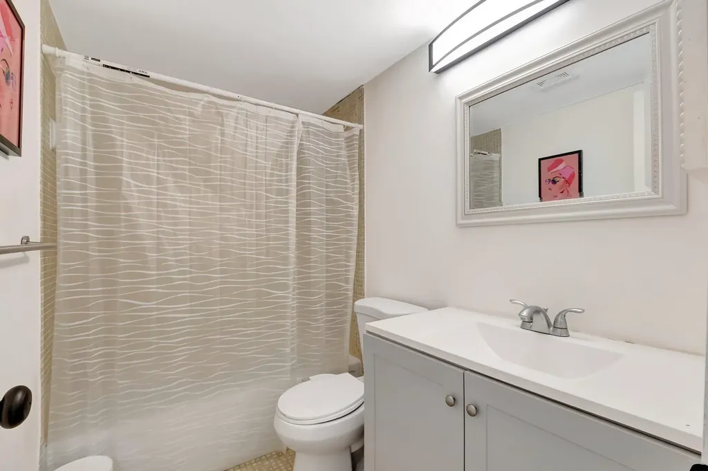 176 Dorset E Boca Raton FL 33434