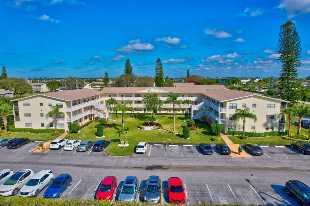 176 Dorset E Boca Raton FL 33434