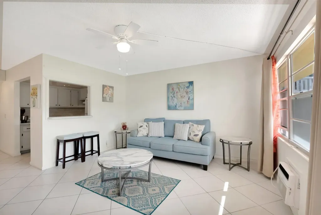 176 Dorset E Boca Raton FL 33434