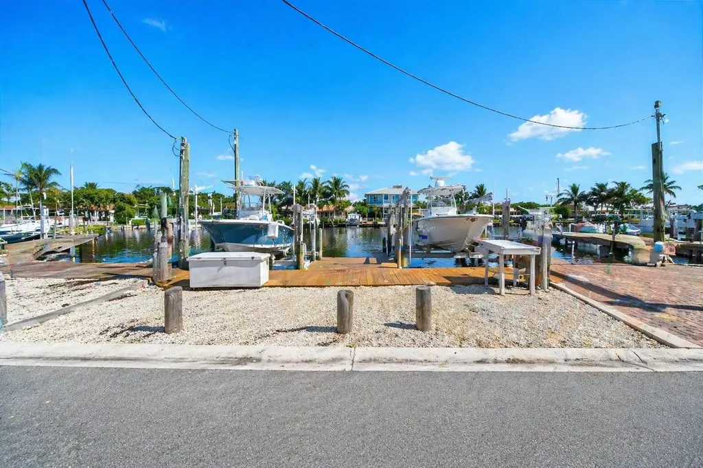 804 South Road Boynton Beach FL 33435
