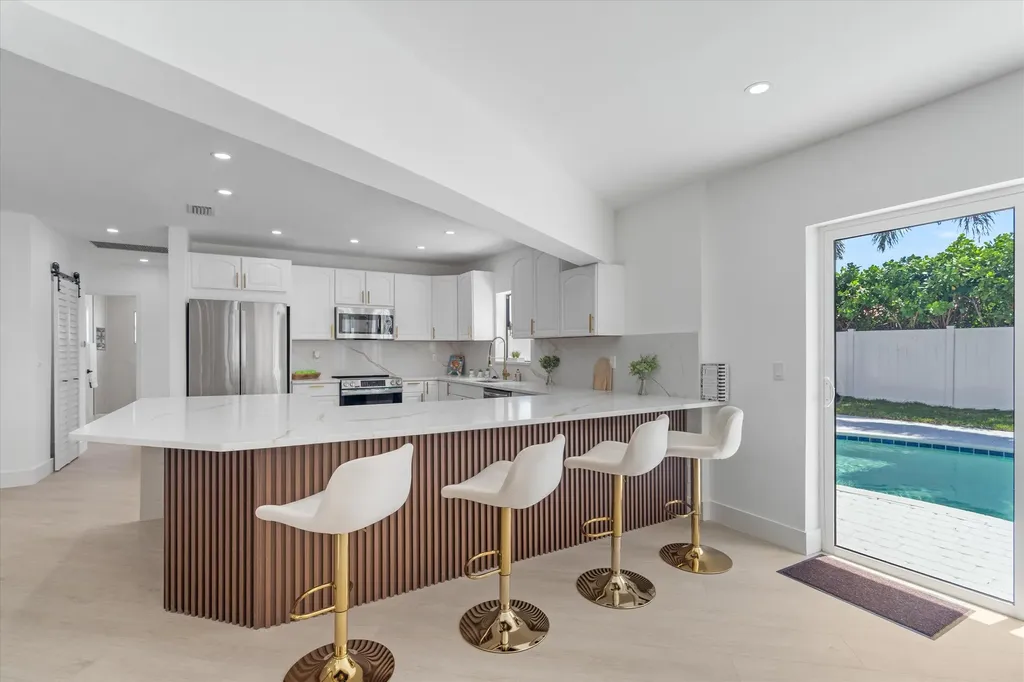 22100 Serenata Circle W Boca Raton FL 33433