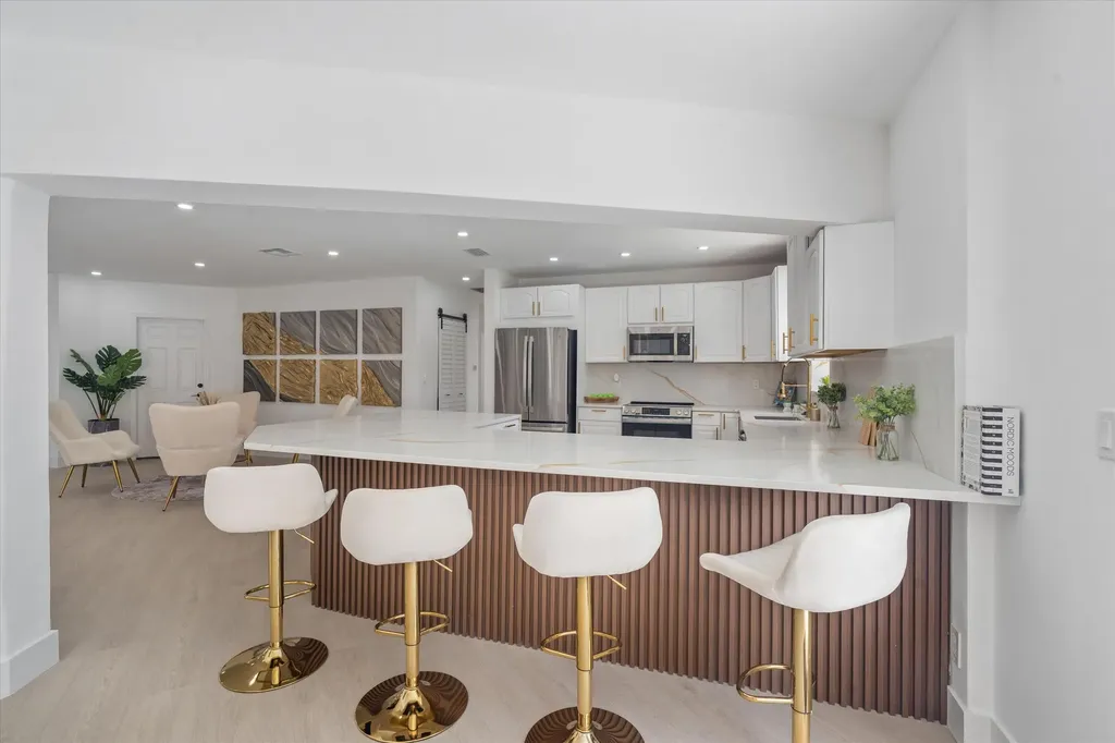 22100 Serenata Circle W Boca Raton FL 33433