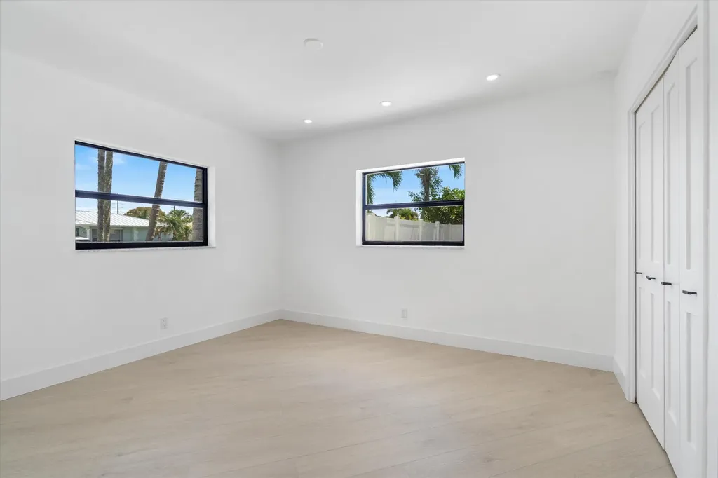 22100 Serenata Circle W Boca Raton FL 33433
