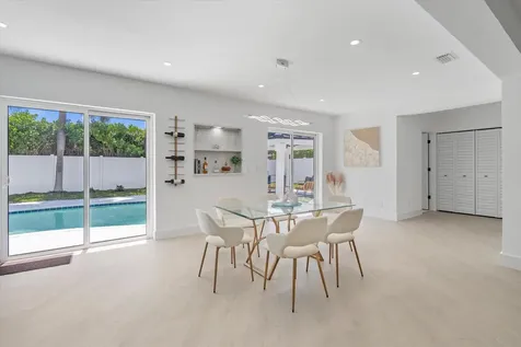 22100 Serenata Circle W Boca Raton FL 33433