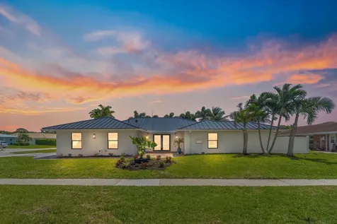 22100 Serenata Circle W Boca Raton FL 33433